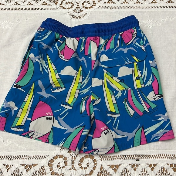 Vineyard Vines boys swim trunk size 7 - Picture 2 of 6